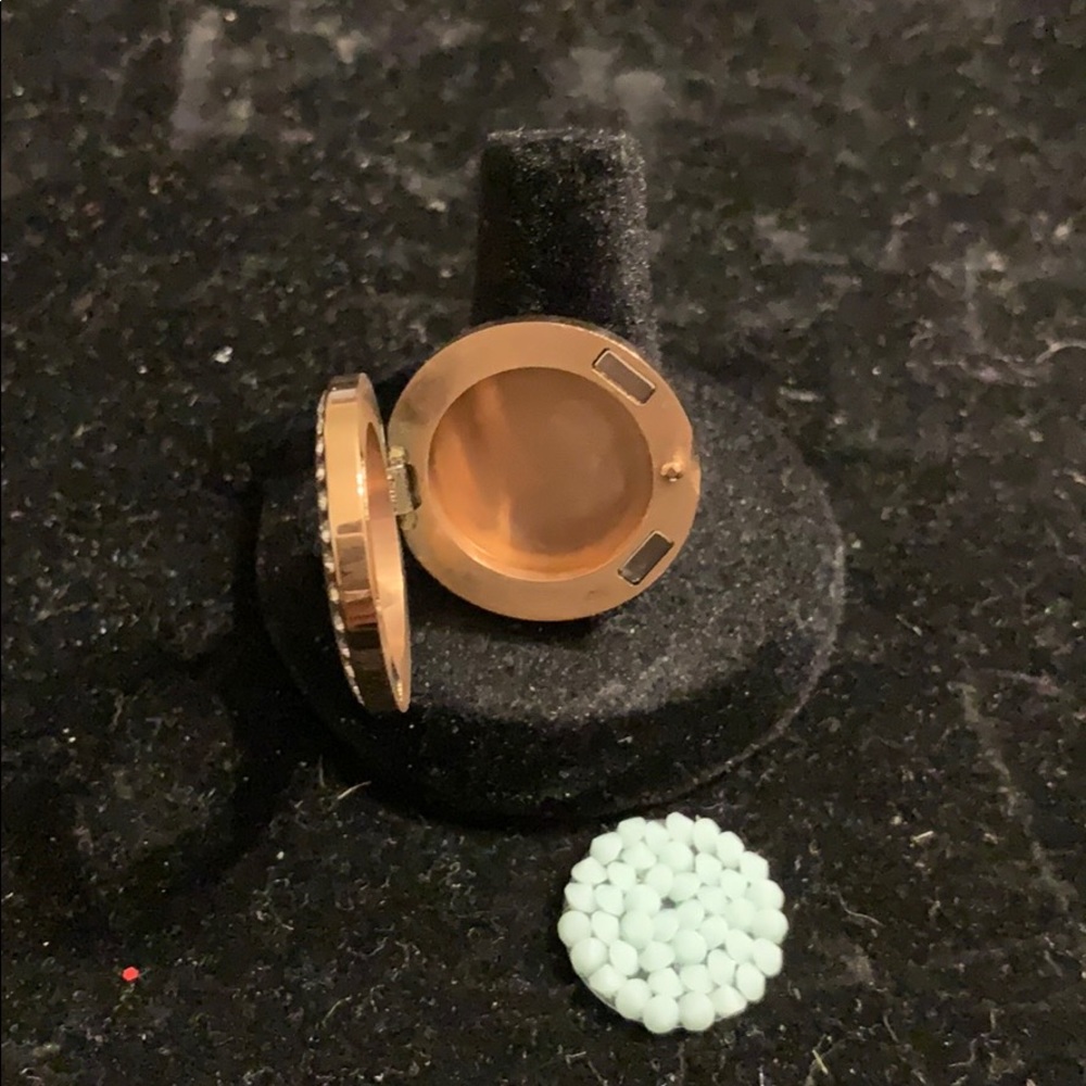 🆕LOCKET RING - Picture 3 of 5